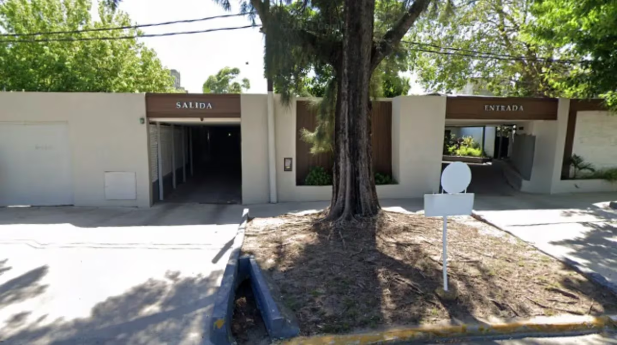Tres adolescentes fueron detenidos en La Plata por robar paltas. Tres adolescentes fueron detenidos en La Plata por robar paltas.
