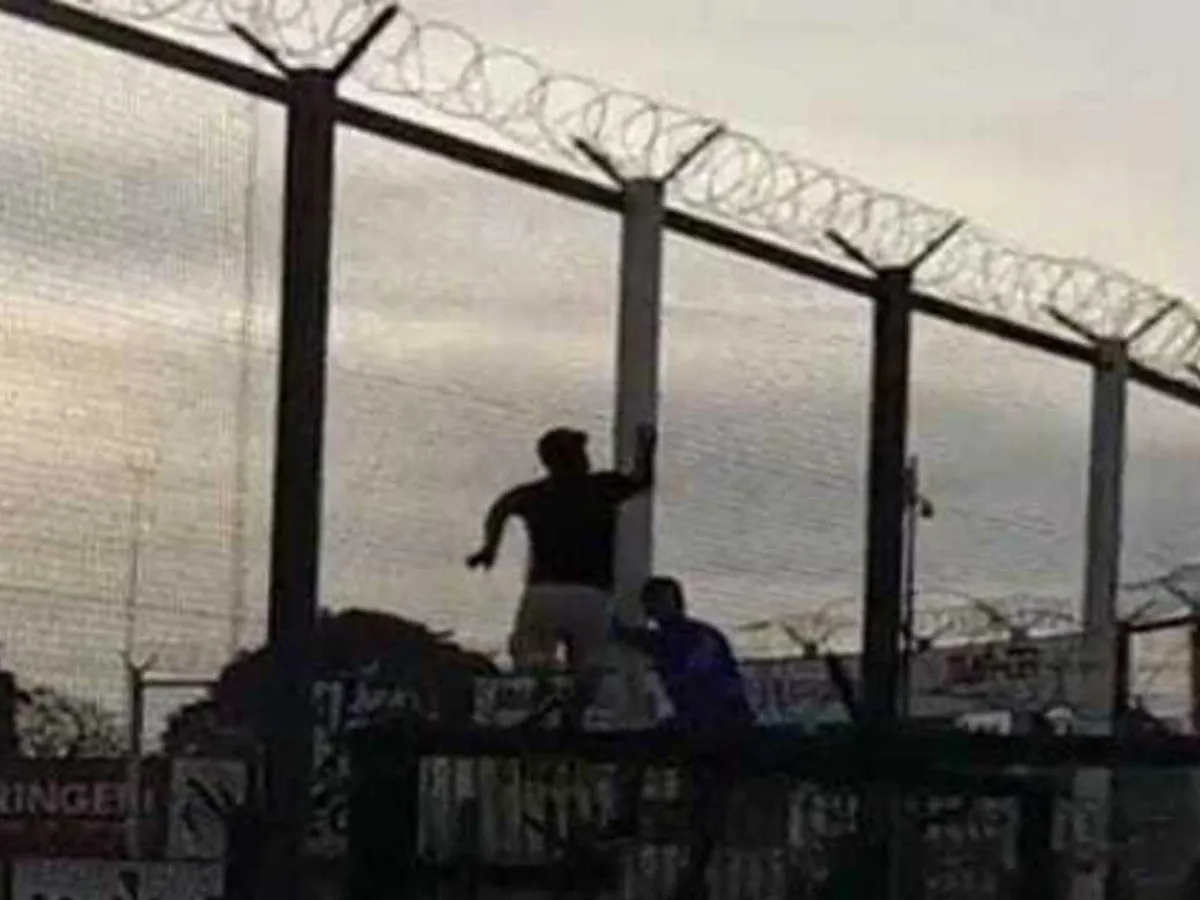 La voz del estadio pidió que bajen a un nene del alambrado y se llevó una sorpresa.