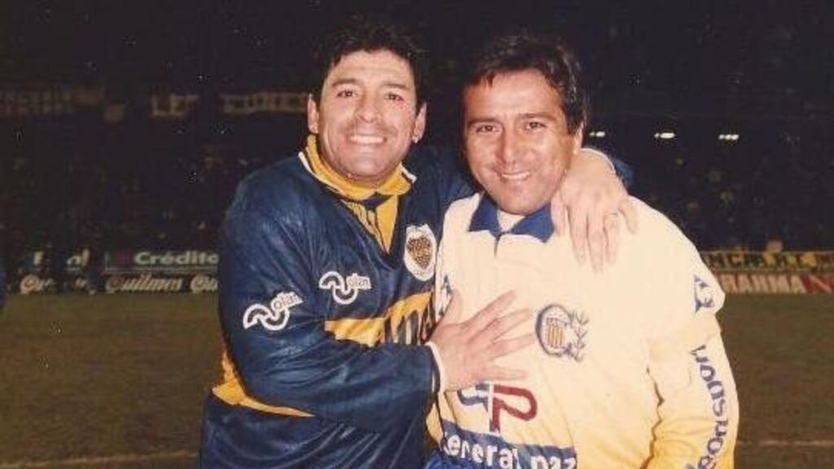 Omar Palma, ídolo de Rosario Central, junto a Diego Maradona. Omar Palma, ídolo de Rosario Central, junto a Diego Maradona.