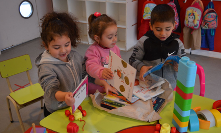 Esta primera etapa está destinada a niños y niñas que no asisten actualmente a los establecimientos educativos. Esta primera etapa está destinada a niños y niñas que no asisten actualmente a los establecimientos educativos.