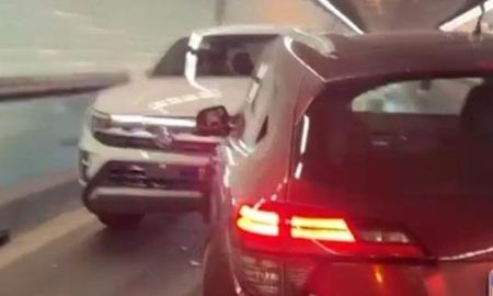 Así quedaron los vehículos tras el accidente en el túnel. Así quedaron los vehículos tras el accidente en el túnel.