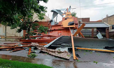 Trágico temporal en Miramar: un joven falleció tras el impacto de un árbol Trágico temporal en Miramar: un joven falleció tras el impacto de un árbol