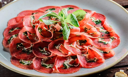 Cómo hacer Carpaccio de lomo, el plato que hizo Agustín de MasterChef Cómo hacer Carpaccio de lomo, el plato que hizo Agustín de MasterChef