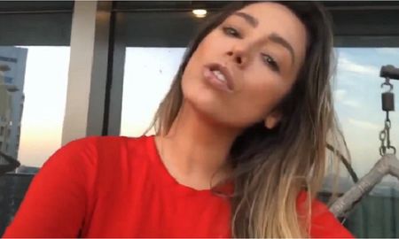 video: el polemico reto viral de una modelo boliviana para ayudar por el coronavirus video: el polemico reto viral de una modelo boliviana para ayudar por el coronavirus