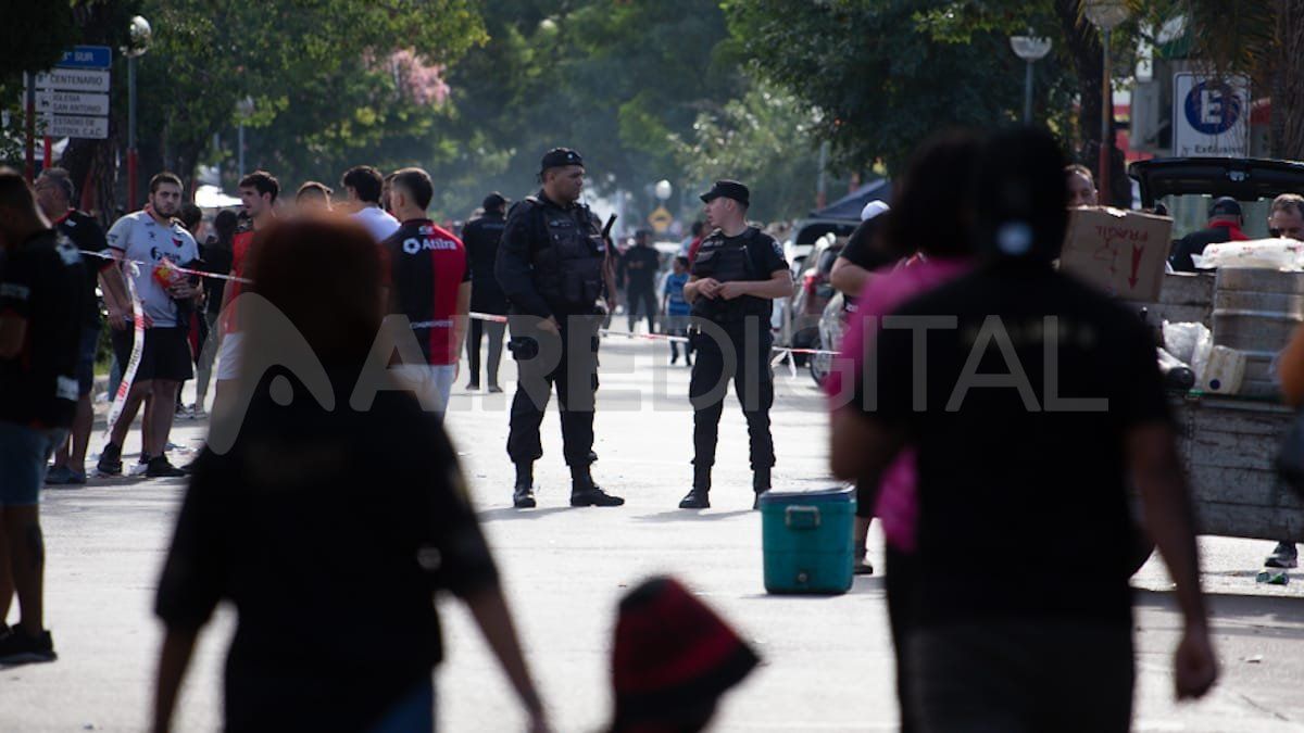 El operativo de seguridad en inmediaciones del Club Atlético Colón comenzará a las 12 del mediodía.