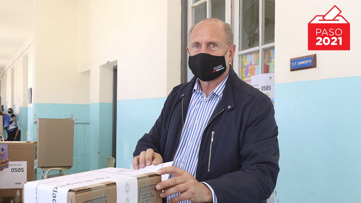 Omar Perotti confirmó su liderazgo dentro del peronismo santafesino, un logro esencial para su gobierno.