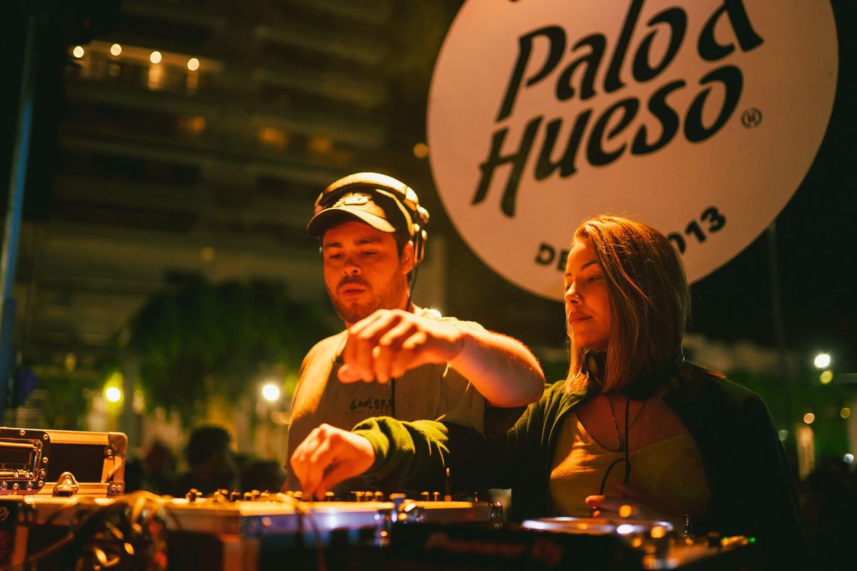 Un imponente escenario se desplegará para recibir a Djs invitados y este sábado se presentarán, la Penúltima Vez, Ni Doñas ni Santas y Fer Lagger Ska Jazz.