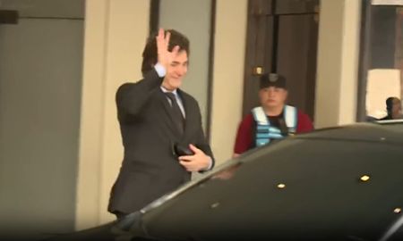 El presidente electo Javier Milei dará el presente este martes en la Asamblea Legislativa, en la que se proclamará la fórmula presidencial que integra junto a la vicepresidenta Victoria Villarruel. El presidente electo Javier Milei dará el presente este martes en la Asamblea Legislativa, en la que se proclamará la fórmula presidencial que integra junto a la vicepresidenta Victoria Villarruel.