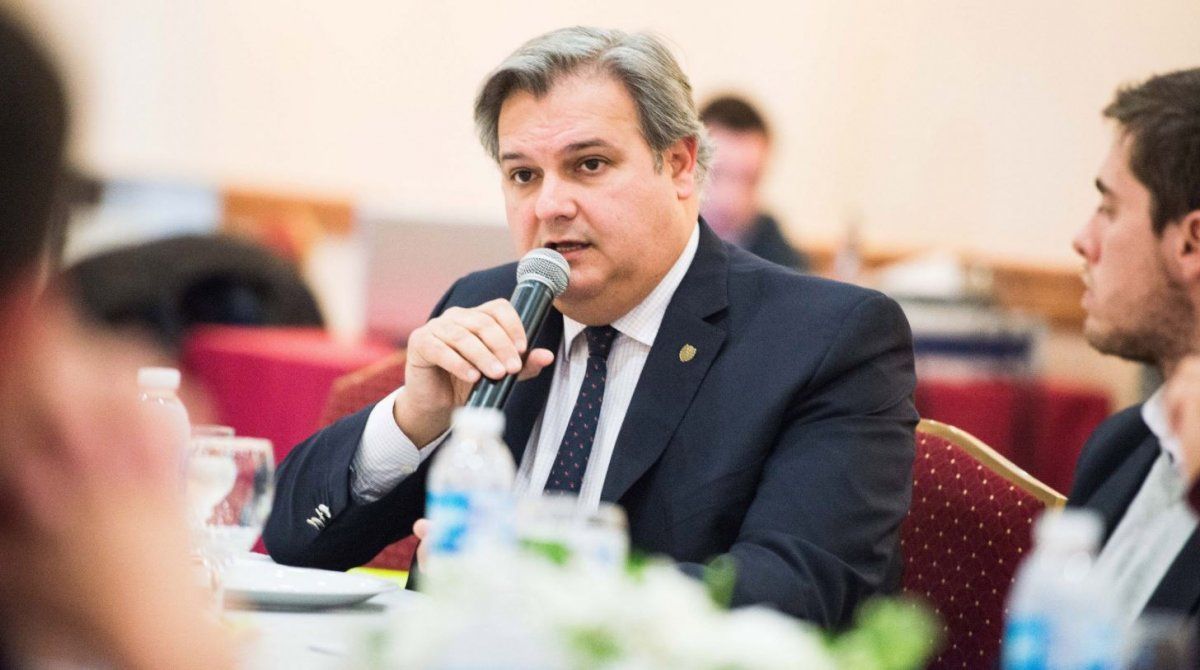 Farías recibió a los gremios docentes y hubo un acercamiento