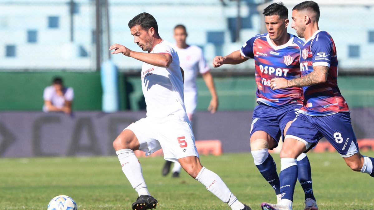 Unión iguala 1 a 1 ante Barracas Central.