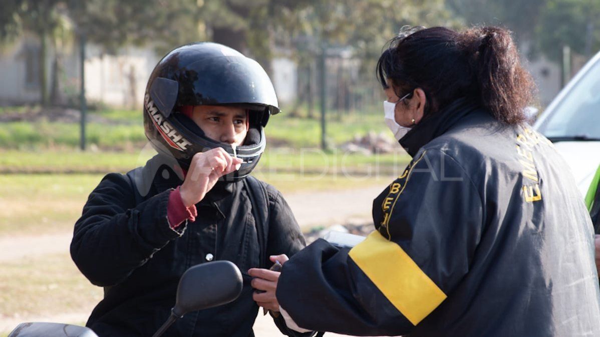 Controles en el acceso a la localidad de Monte Vera
