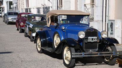 Santa Fe viaja en el tiempo: llega la Muestra de Autos y Motos Clásicos a la Estación Belgrano