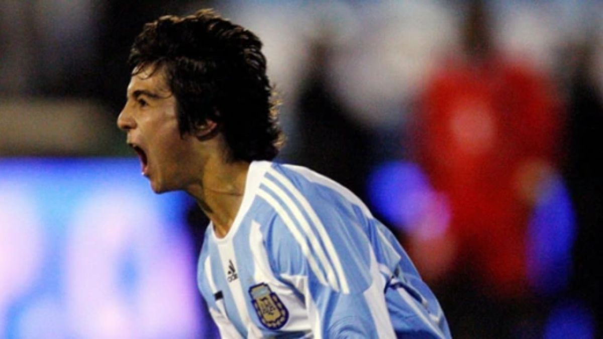 Facundo Bertoglio fue convocado por Maradona y convirtió dos goles en la goleada 4-0 de la Selección Argentina vs. Haití en un amistoso. Facundo Bertoglio fue convocado por Maradona y convirtió dos goles en la goleada 4-0 de la Selección Argentina vs. Haití en un amistoso.