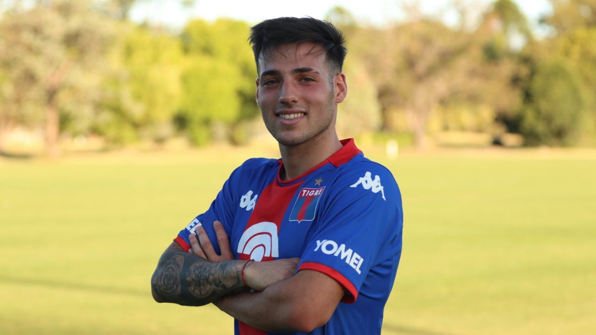 Lucas Besozzi, el nombre que seduce a Madelón y podría jugar en Unión. Lucas Besozzi, el nombre que seduce a Madelón y podría jugar en Unión.