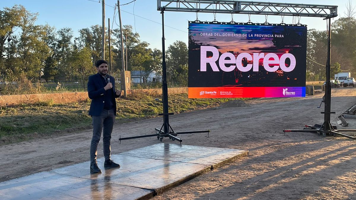  La inversión comprende obras de infraestructura educativa y de seguridad, cordón cuneta, ripiado y pavimento urbano.