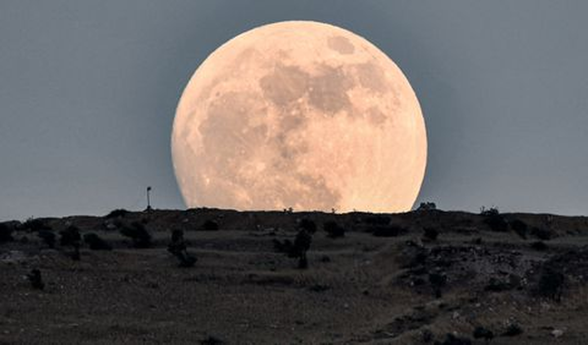 La Superluna del Ciervo tiene un significado espiritual relacionado con una oportunidad para renacer.