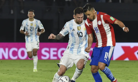 La Selección Argentina recibe a Paraguay en el Más Monumental. La Selección Argentina recibe a Paraguay en el Más Monumental.