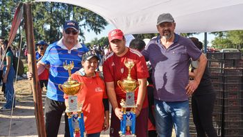 Concurso de recolectores de frutillas en Coronda: casi 600 kilos en solo cinco minutos