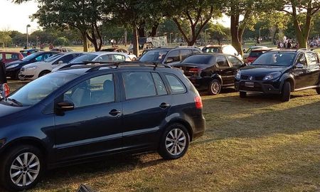 Vecinos del Parque Federal reclaman controles para que autos y motos no circulen por el espacio verde. Vecinos del Parque Federal reclaman controles para que autos y motos no circulen por el espacio verde.