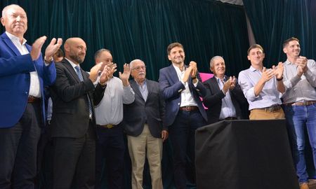 Mario Papaleo ganó en la interna de Unidos y salió fortalecido de cara a las elecciones generales por la intendencia en Sauce Viejo. Mario Papaleo ganó en la interna de Unidos y salió fortalecido de cara a las elecciones generales por la intendencia en Sauce Viejo.