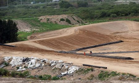La Municipalidad realiza obras para ampliar la vida útil del relleno sanitario. La Municipalidad realiza obras para ampliar la vida útil del relleno sanitario.