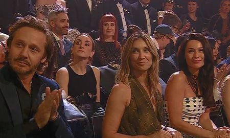 Anita Espasandín acompañó al actor chileno a la gala y protagonizaron el momento más buscado de la noche. Anita Espasandín acompañó al actor chileno a la gala y protagonizaron el momento más buscado de la noche.