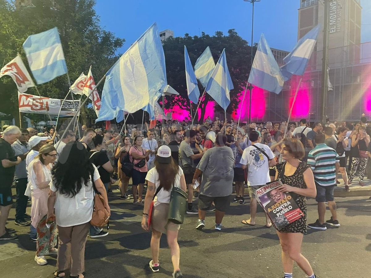 La Multisectorial Santa Fe convocó a un nuevo cacerolazo.