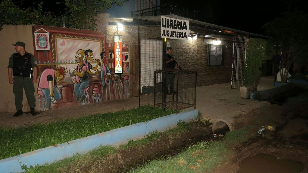 En 2018 la Gendarmería allanó su casa en barrio Los Troncos y le secuestró droga. Tras su arresto se inició una causa por los bienes adquiridos con dinero narco.&nbsp;