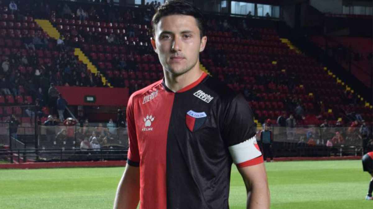 Facundo Garcés culminó con un golpe en su rodilla derecha el clásico frente a Unión y aguardan los estudios para determinar el grado de la lesión.