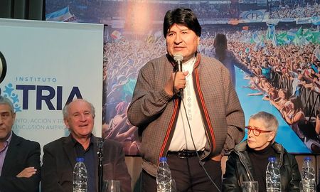 Me salvaron la vida después del golpe de Estado sostuvo Morales. Me salvaron la vida después del golpe de Estado sostuvo Morales.