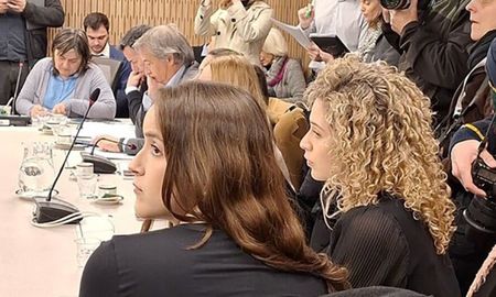 La diputada Arrieta dijo que el presidente de la Cámara de Diputados estaba al tanto de la visita a Ezeiza. La diputada Arrieta dijo que el presidente de la Cámara de Diputados estaba al tanto de la visita a Ezeiza.