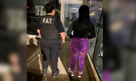 En medio de un control vehicular, detuvieron a una mujer buscada desde hace 7 años por vender drogas. En medio de un control vehicular, detuvieron a una mujer buscada desde hace 7 años por vender drogas.