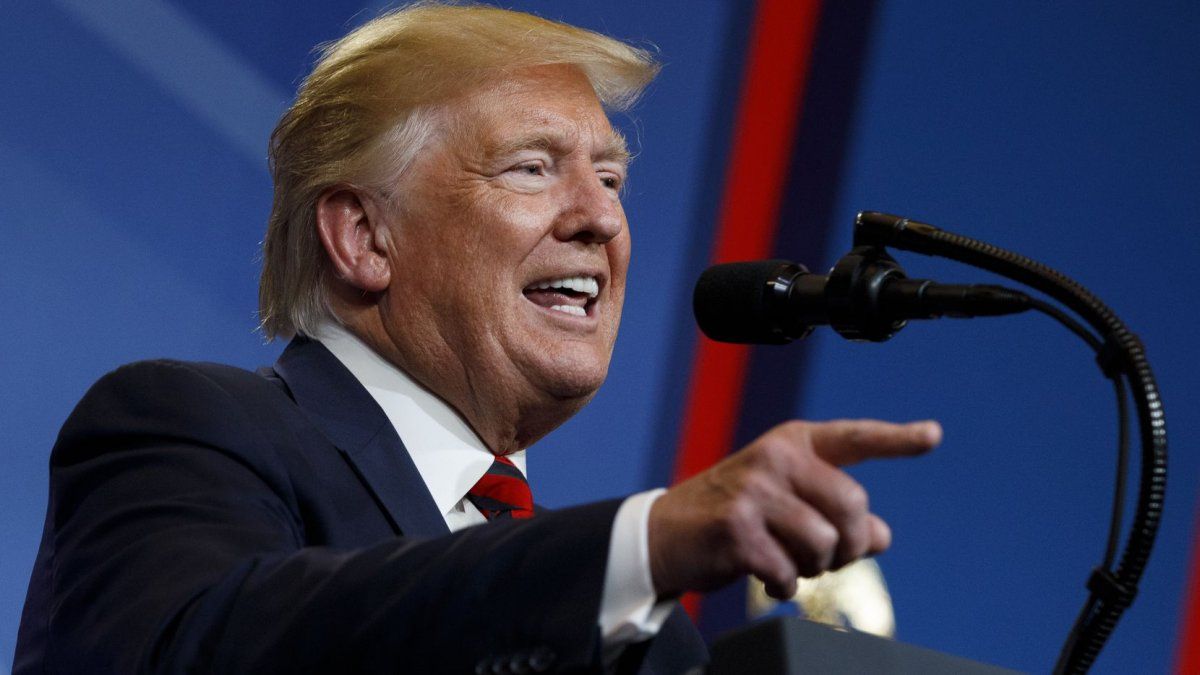 Los demócratas acusan a Trump de comprometer la seguridad nacional de EEUU para su beneficio