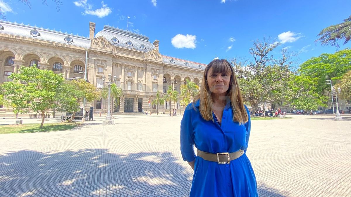 La ministra de Cultura, Susana Rueda, respondió a los reclamos de la Orquesta Sinfónica de Santa Fe. La ministra de Cultura, Susana Rueda, respondió a los reclamos de la Orquesta Sinfónica de Santa Fe.
