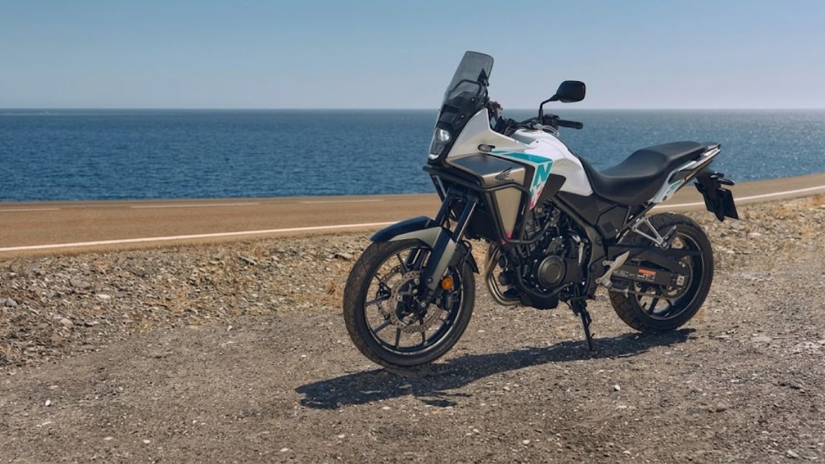 La Honda NX500 es perfecta para viajes largos. La Honda NX500 es perfecta para viajes largos.