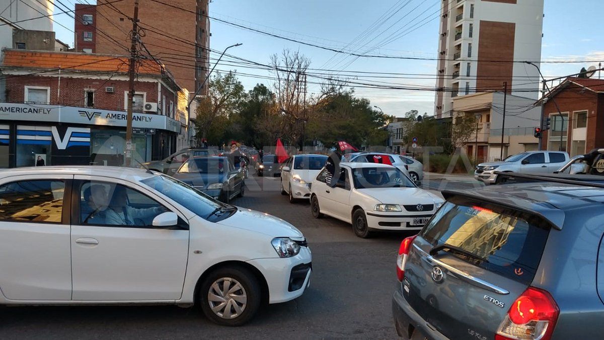 Una innumerable cantidad de autos recorrió la ciudad todo el fin de semana por los festejos sabaleros.