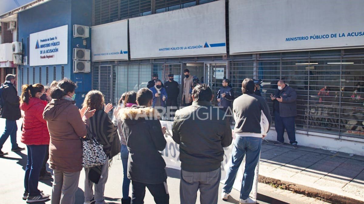 Los familiares se concentraron en 1° de Mayo al 2800