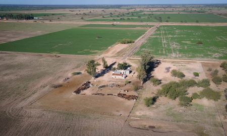 Con la participación de más de 300 productores, se presentaron cuatro propuestas para la reforma de la Constitución de Santa Fe. Con la participación de más de 300 productores, se presentaron cuatro propuestas para la reforma de la Constitución de Santa Fe.