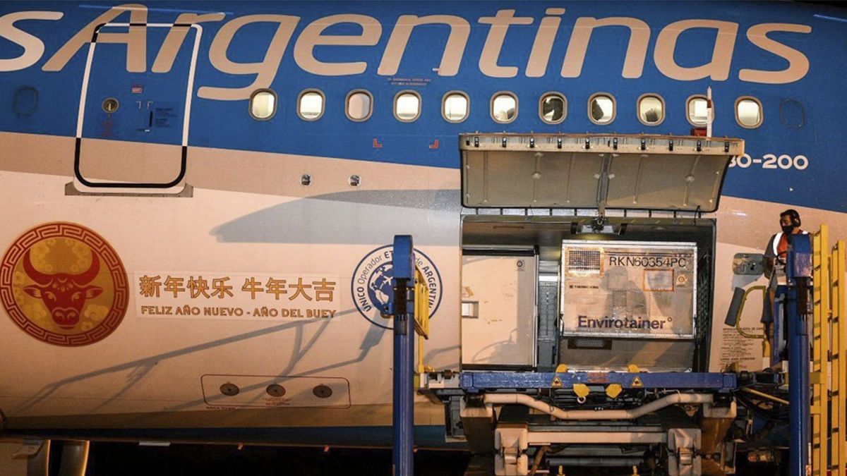 Está prevista la llegada de diez vuelos durante el mes de julio para transportar 8 millones de dosis