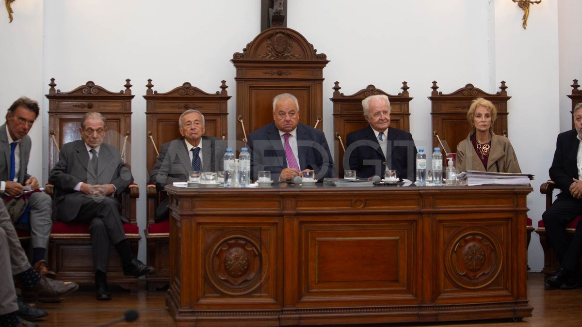 En estos momentos, solo uno de los miembros de la Corte de Santa Fe tiene menos de 75 años. Se trata de Daniel Erbetta, el último en sumarse al Máximo Tribunal de la Provincia.