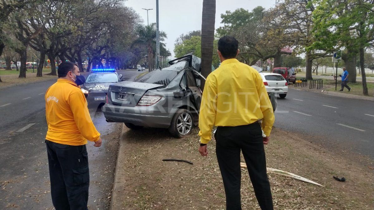 A los pocos minutos, el hombre fue asistido por una ambulancia del Cobem.