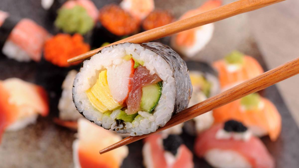 El pescado dentro del sushi, aporta omega-3 y ácidos grasos saludables. 