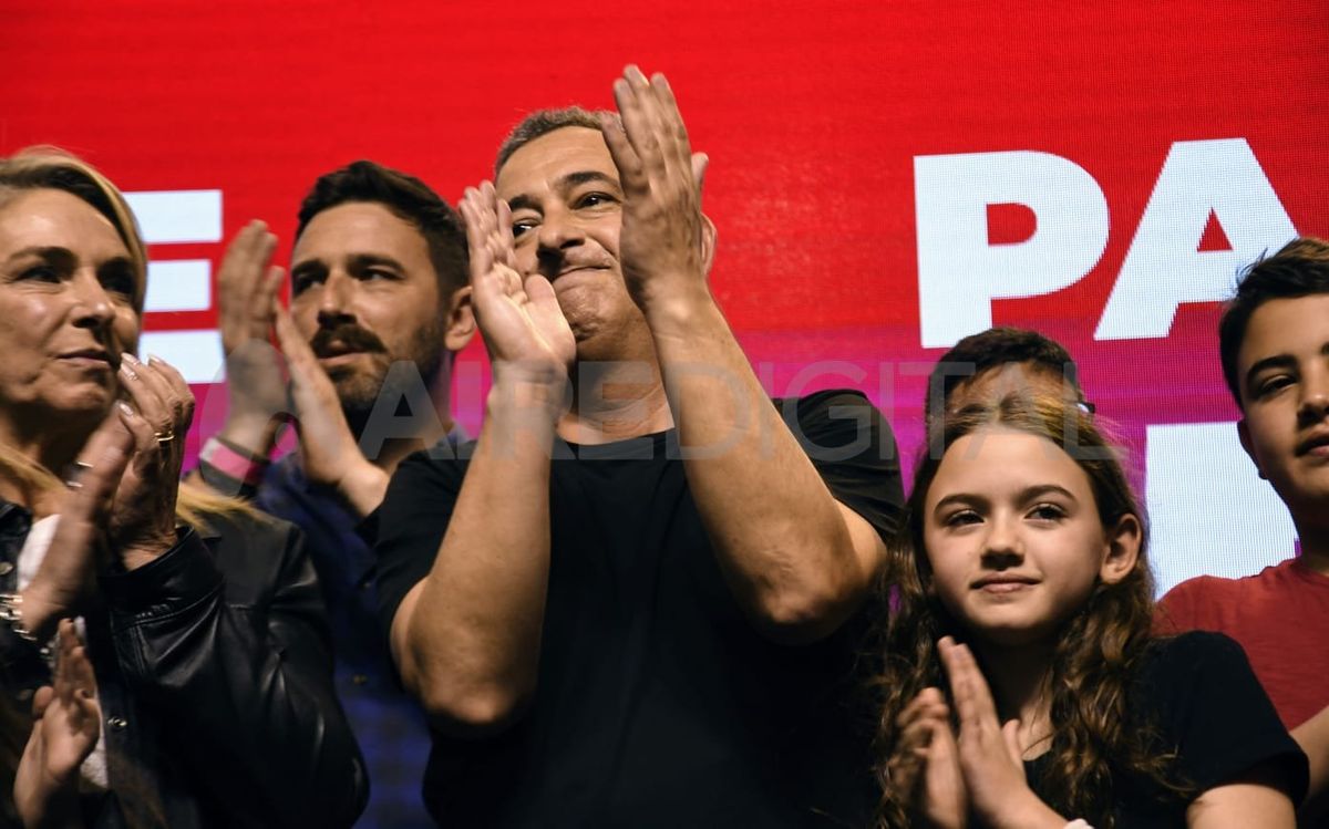 Javkin centró parte de su campaña en la seguridad, que es la principal preocupación de los rosarinos, por el elevado nivel de violencia que golpea la ciudad. Javkin centró parte de su campaña en la seguridad, que es la principal preocupación de los rosarinos, por el elevado nivel de violencia que golpea la ciudad.