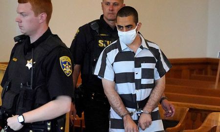 Hadi Matar, de 24 años, está acusado de herir a Rushdie. Hadi Matar, de 24 años, está acusado de herir a Rushdie.