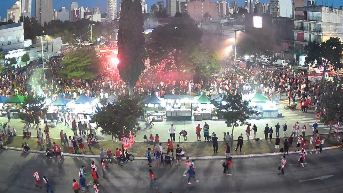 Toma aérea de las cámaras de AIRE de la previa rojiblanca. Toma aérea de las cámaras de AIRE de la previa rojiblanca.