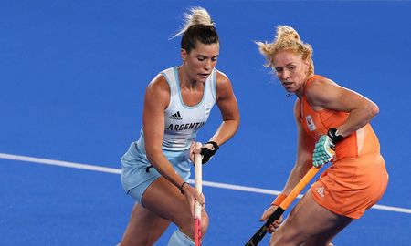 Agustina Albertario, figura de Las Leonas, fue ternada para ser elegida como la mejor jugadora de la temporada. Agustina Albertario, figura de Las Leonas, fue ternada para ser elegida como la mejor jugadora de la temporada.