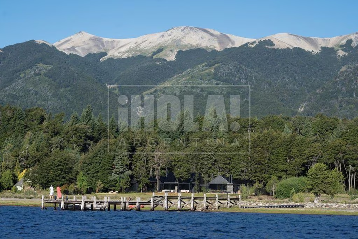 El hogar de Mauricio Macri y Juliana Awada se encuentra en Cumelén Country Club, a orillas del lago Nahuel Huapi.