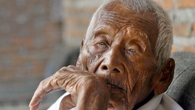 La fascinante historia de Mbah Gotho, el hombre que dice tener 145 años