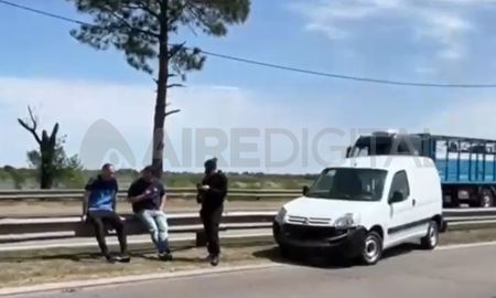 El hecho ocurrió este lunes al mediodía en Circunvalación Oeste a la altura de barrio Varadero Sarsotti. El hecho ocurrió este lunes al mediodía en Circunvalación Oeste a la altura de barrio Varadero Sarsotti.