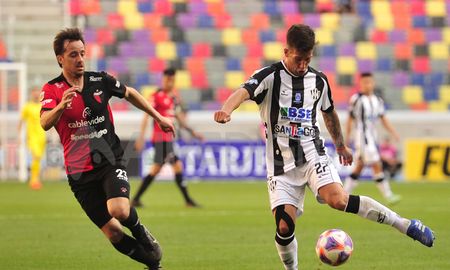 Colón perdió por goleada con Central Córdoba y sigue sin levantar cabeza en la Liga Profesional de Fútbol. Colón perdió por goleada con Central Córdoba y sigue sin levantar cabeza en la Liga Profesional de Fútbol.
